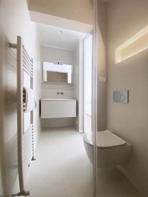 The Window On The Theatre And The Cathedral - Luxury Apartment 코모 외부 사진