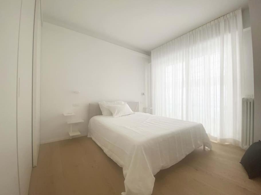 The Window On The Theatre And The Cathedral - Luxury Apartment 코모 외부 사진