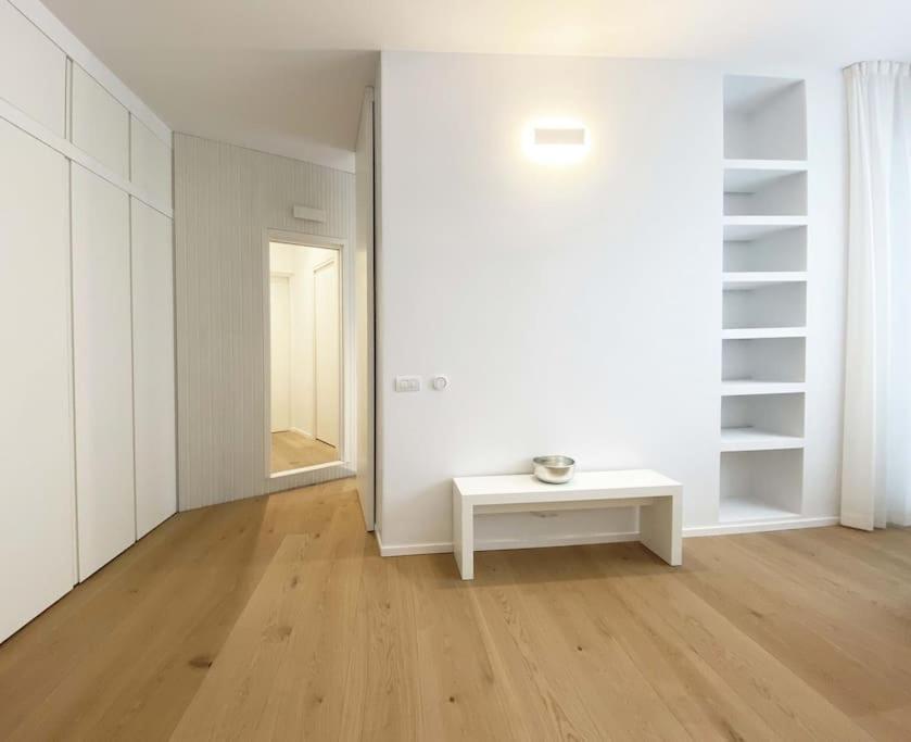 The Window On The Theatre And The Cathedral - Luxury Apartment 코모 외부 사진