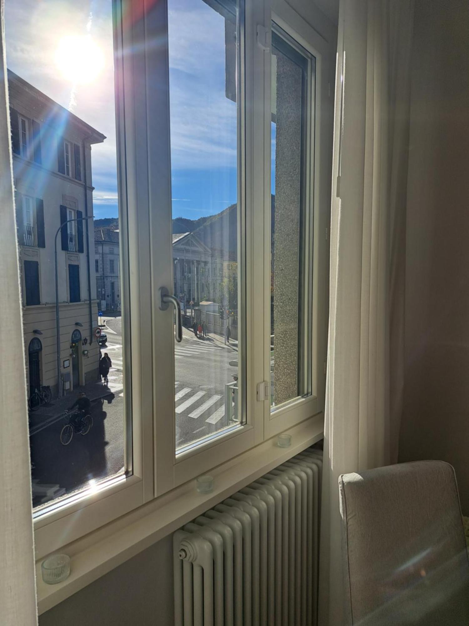 The Window On The Theatre And The Cathedral - Luxury Apartment 코모 외부 사진
