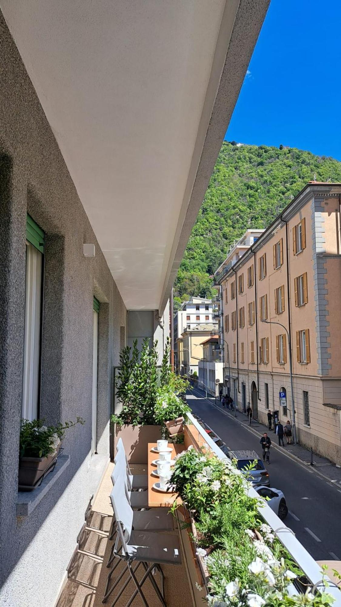 The Window On The Theatre And The Cathedral - Luxury Apartment 코모 외부 사진